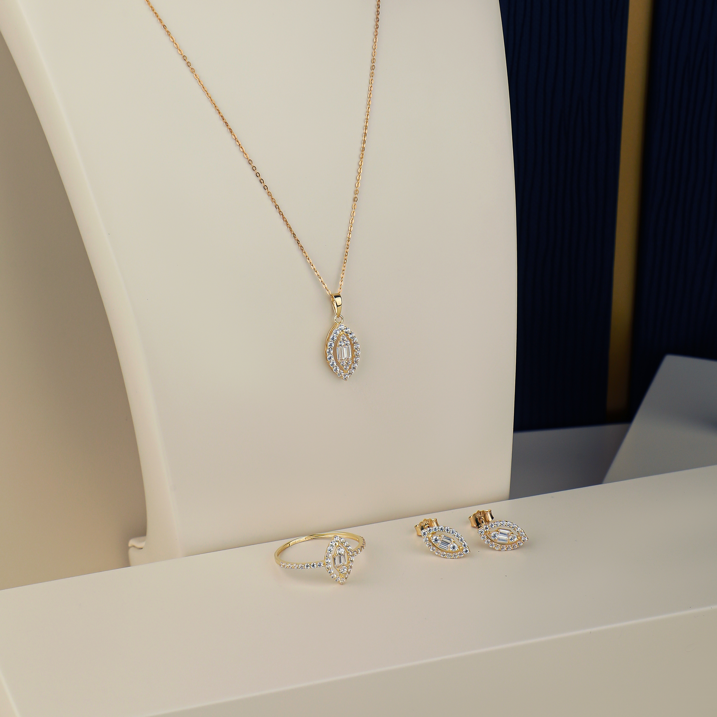 18 karat gold set, Turkish made - (H-0576)